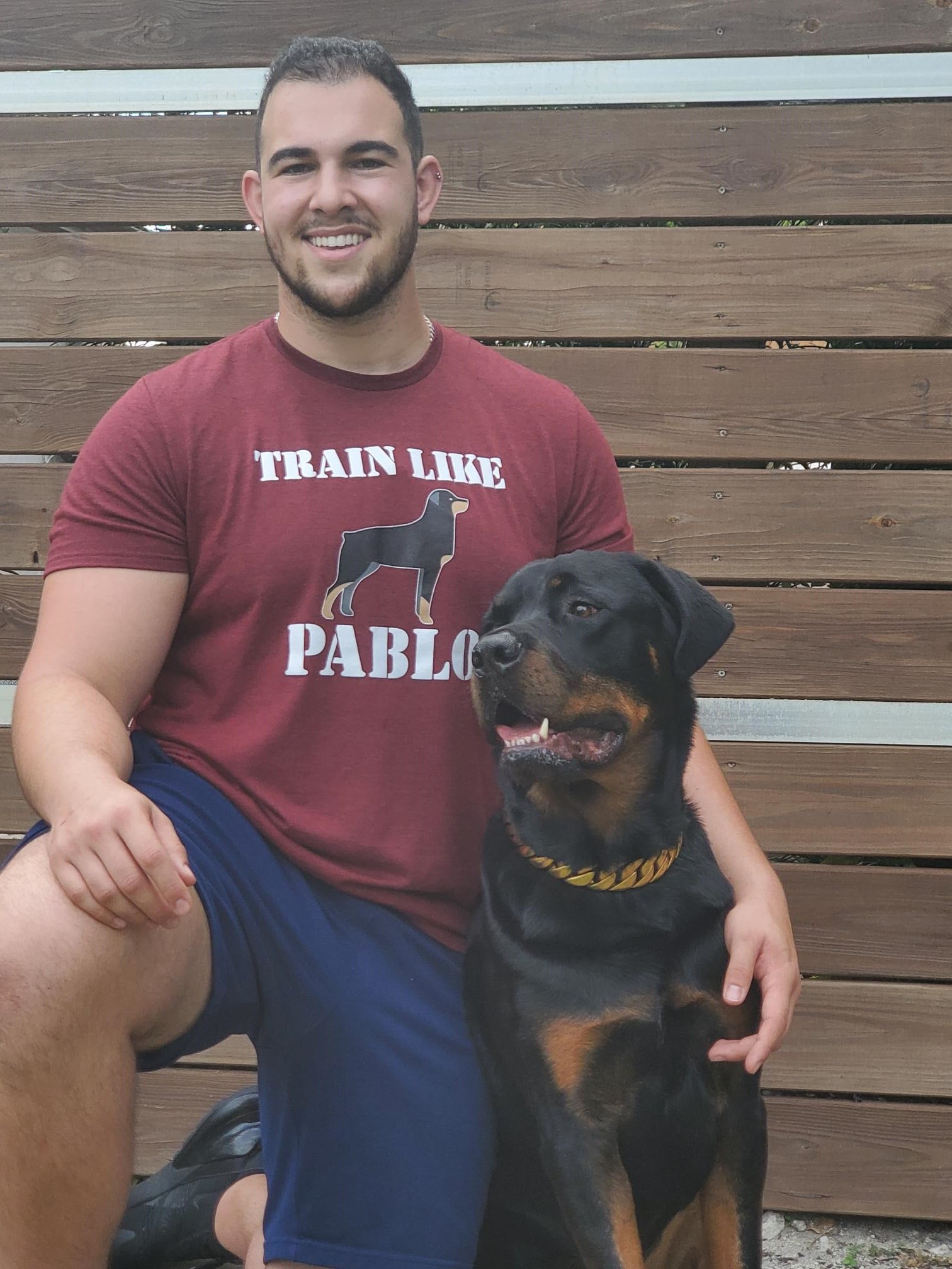 Pablo Ridgeback Train Like Pablo Para Un Entrenamiento De Perros En Miami Como Ningún ...