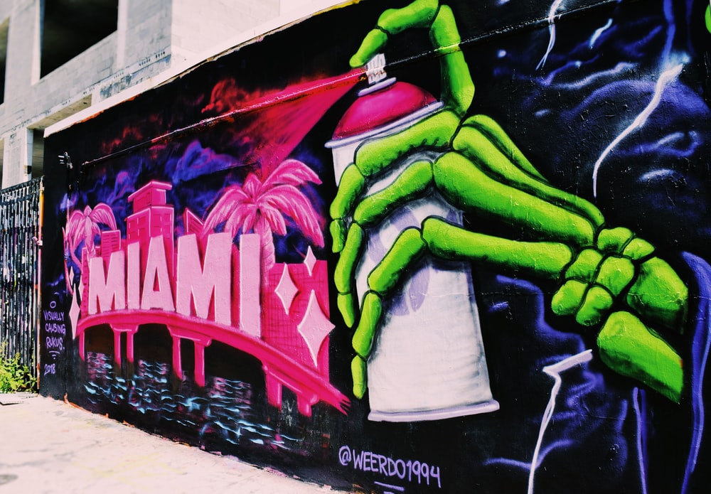 Murales pintados en las paredes del distrito de arte de Wynwood.