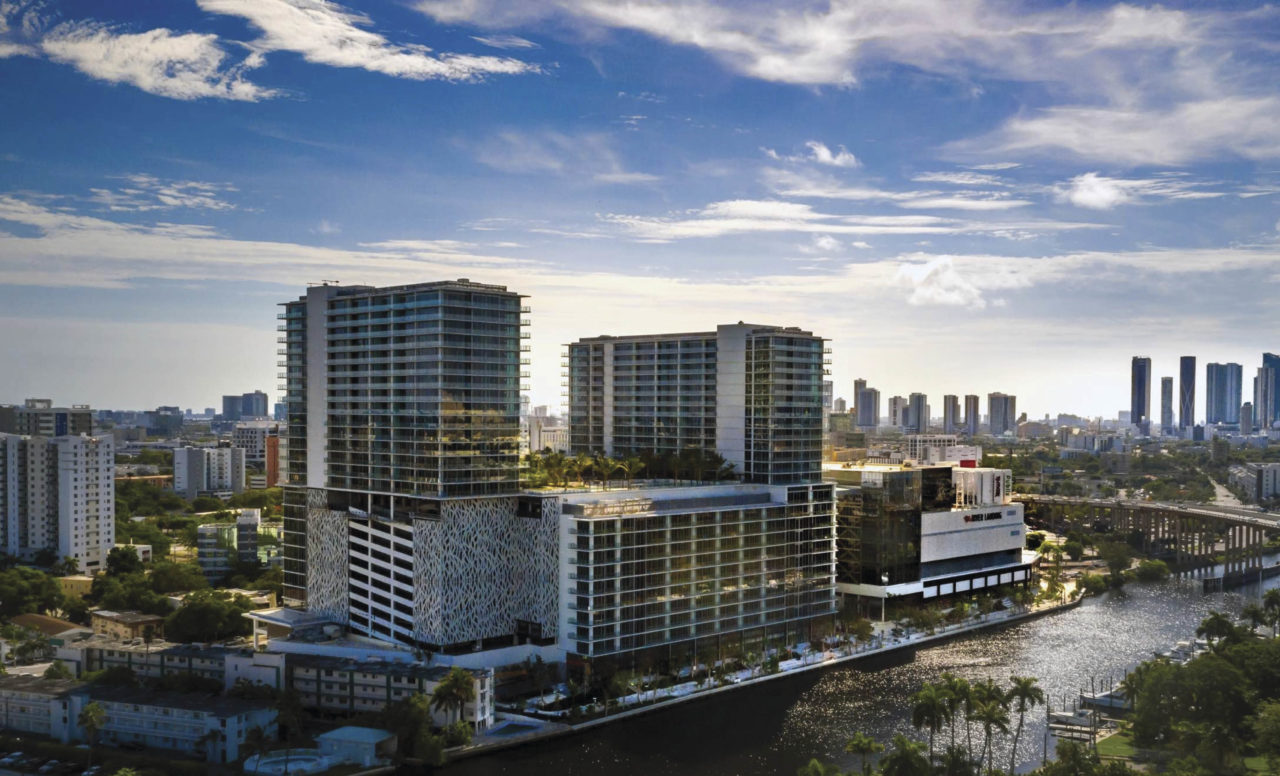 River Landing Tiendas y Residencias