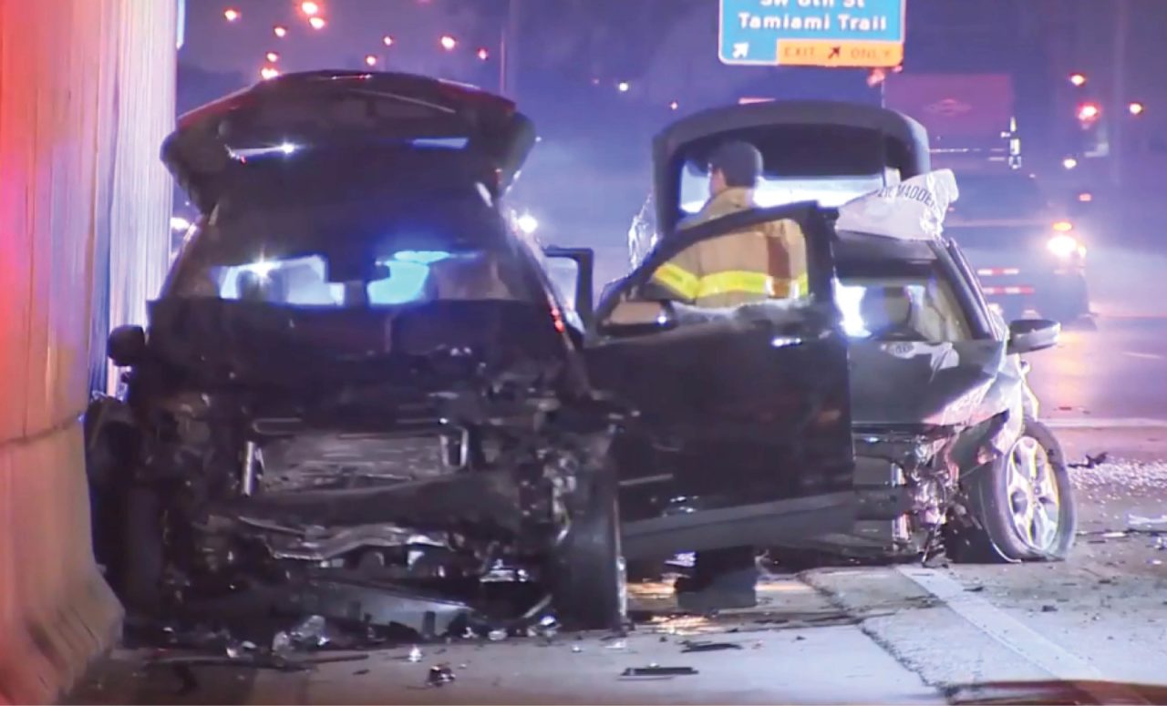 Primer plano del coche accidentado