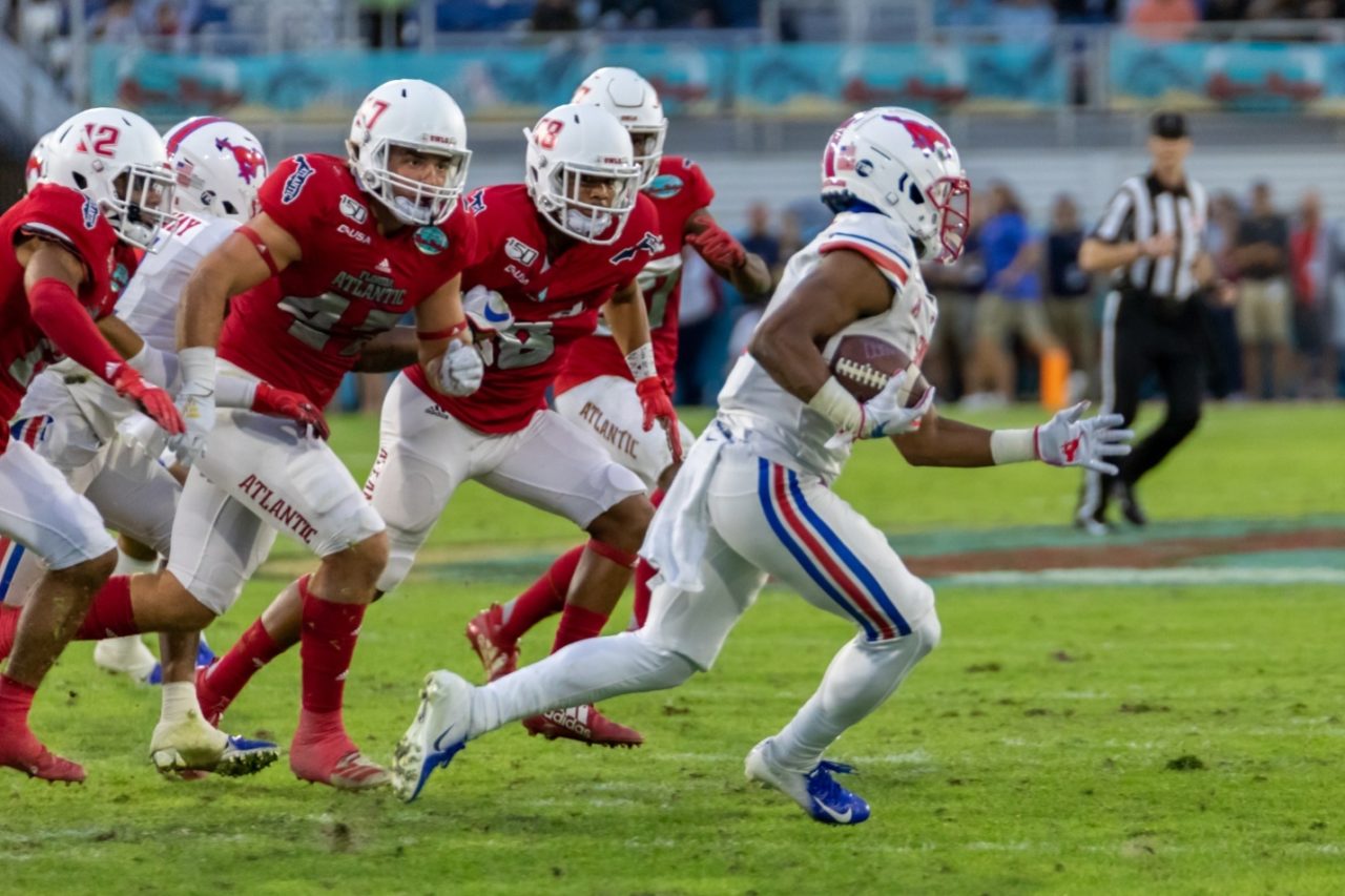 jugadores de fútbol durante un partido