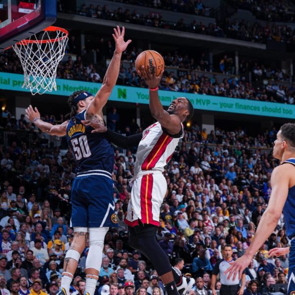Miami heat player dunking tha ball