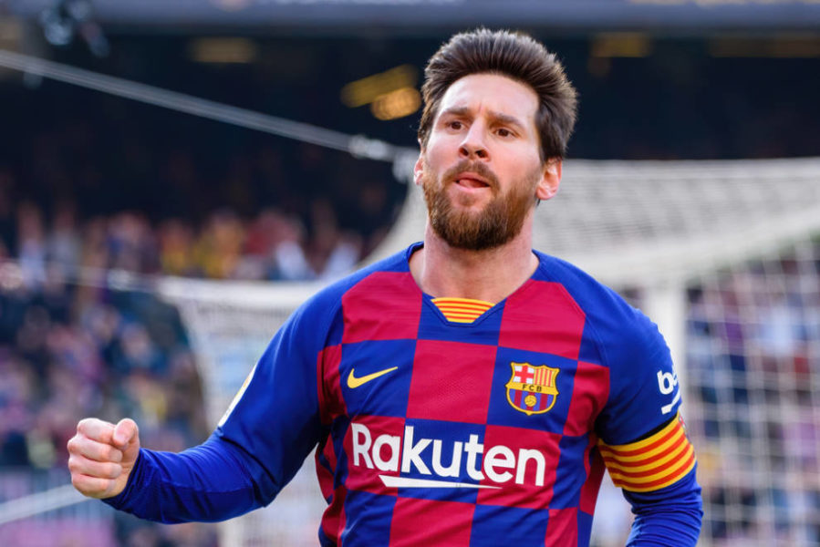 Lionel Messi animando tras marcar un gol