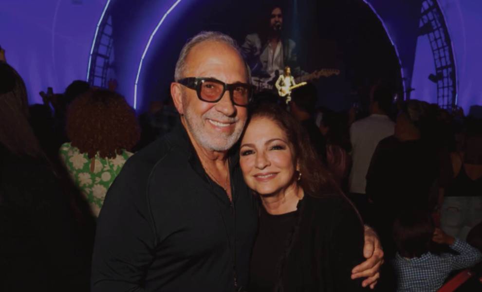 Personas posando para una fotografía en la conferencia L'attitude.