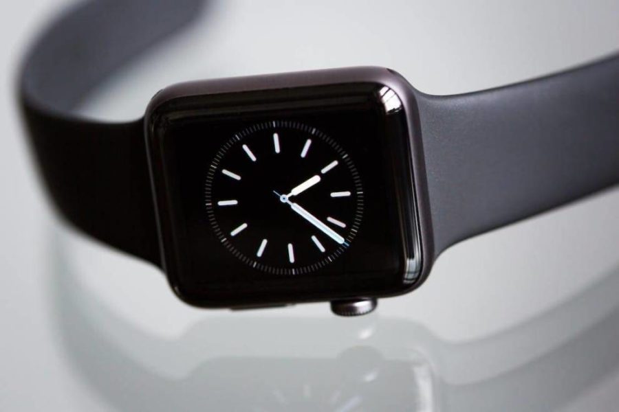 A black Apple smartwatch