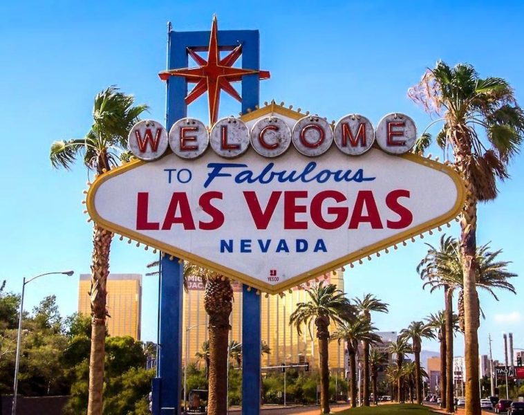 Un cartel que da la bienvenida a la gente a Las Vegas, Nevada