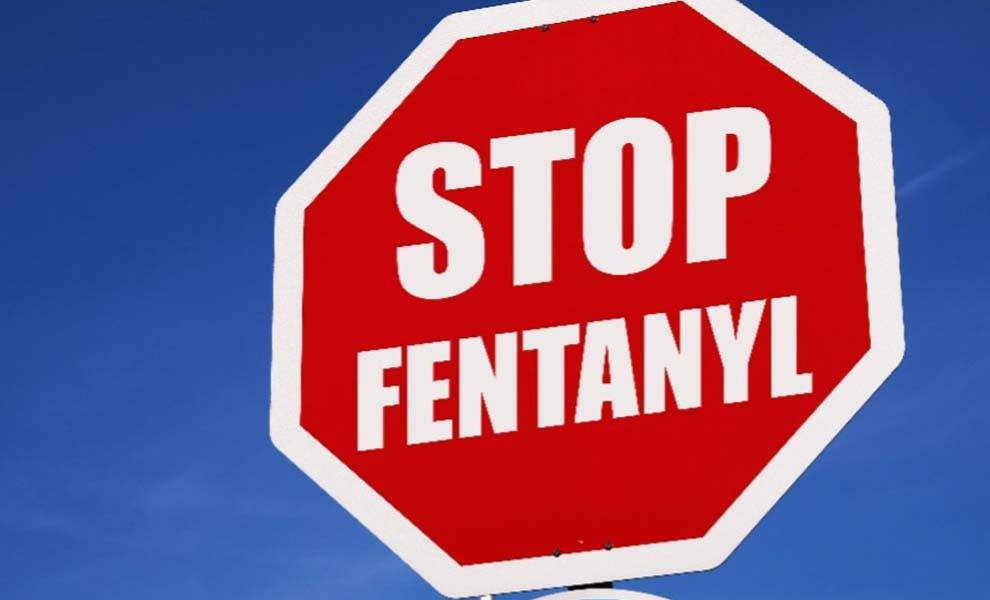 a sign indicating to stop fentanyl