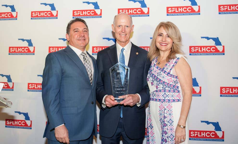 Roland Sanchez-Medina Jr., President Liliam López and Chairman Jose Perez de Corcho