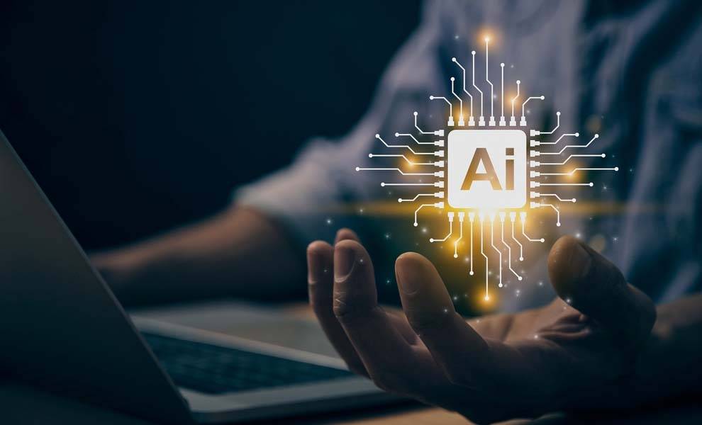 Una representación visual de la IA en la mano de un hombre.
