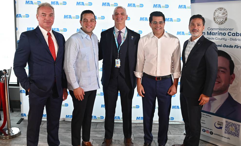 Group of Miami-Dade County Officials at the AA La Romana celebration.