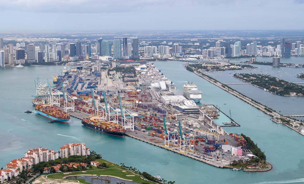 Container ships going through PortMiami.