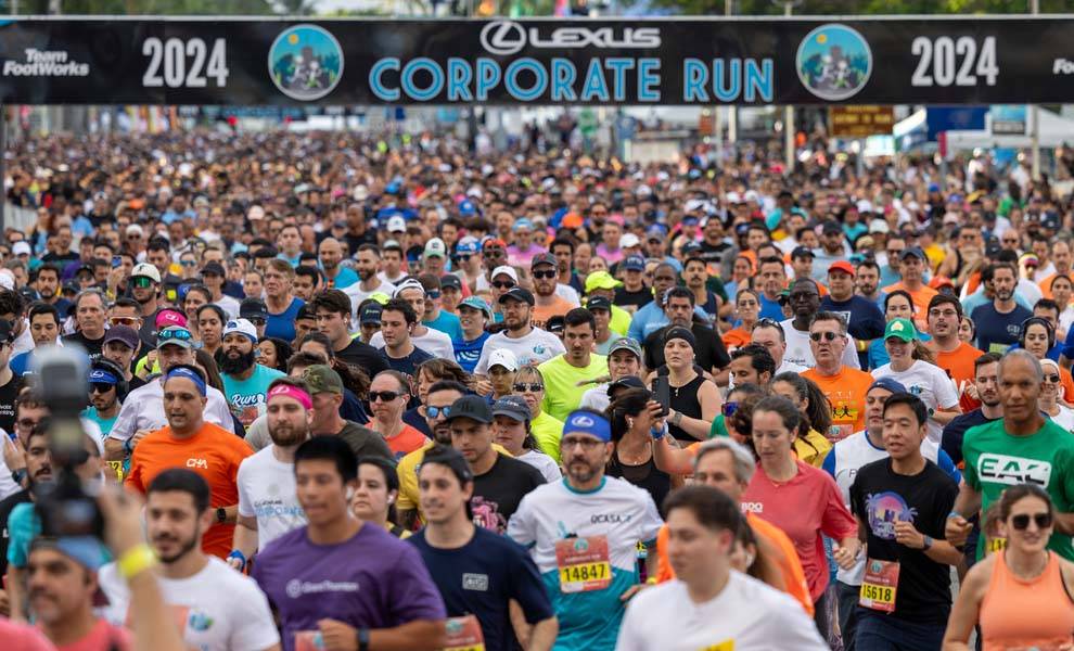 A vibrant scene from the Lexus corporate run in Miami.