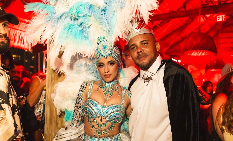 Camila Cabello y Walshy Fire en la fiesta de Halloween de Bacardi.
