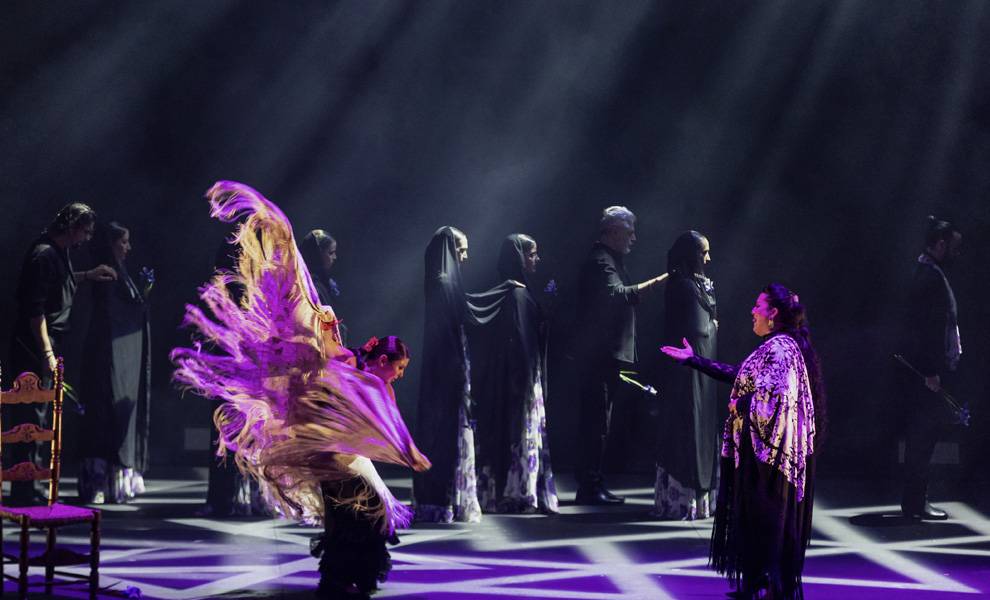 Artistas el escenario del Festival de Flamenco de Miami.