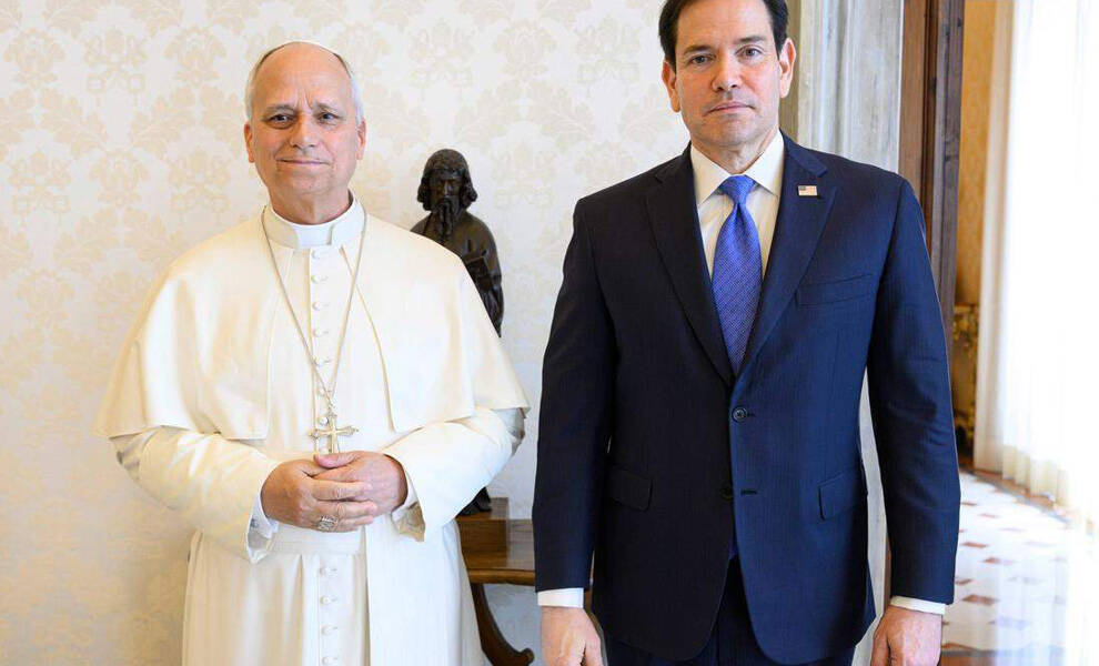 El papa León XIV y el secretario de Estado de los Estados Unidos, Marco Rubio, en una reunión en el Vaticano el 7 de mayo de 2026. Departamento de Estado de los Estados Unidos.